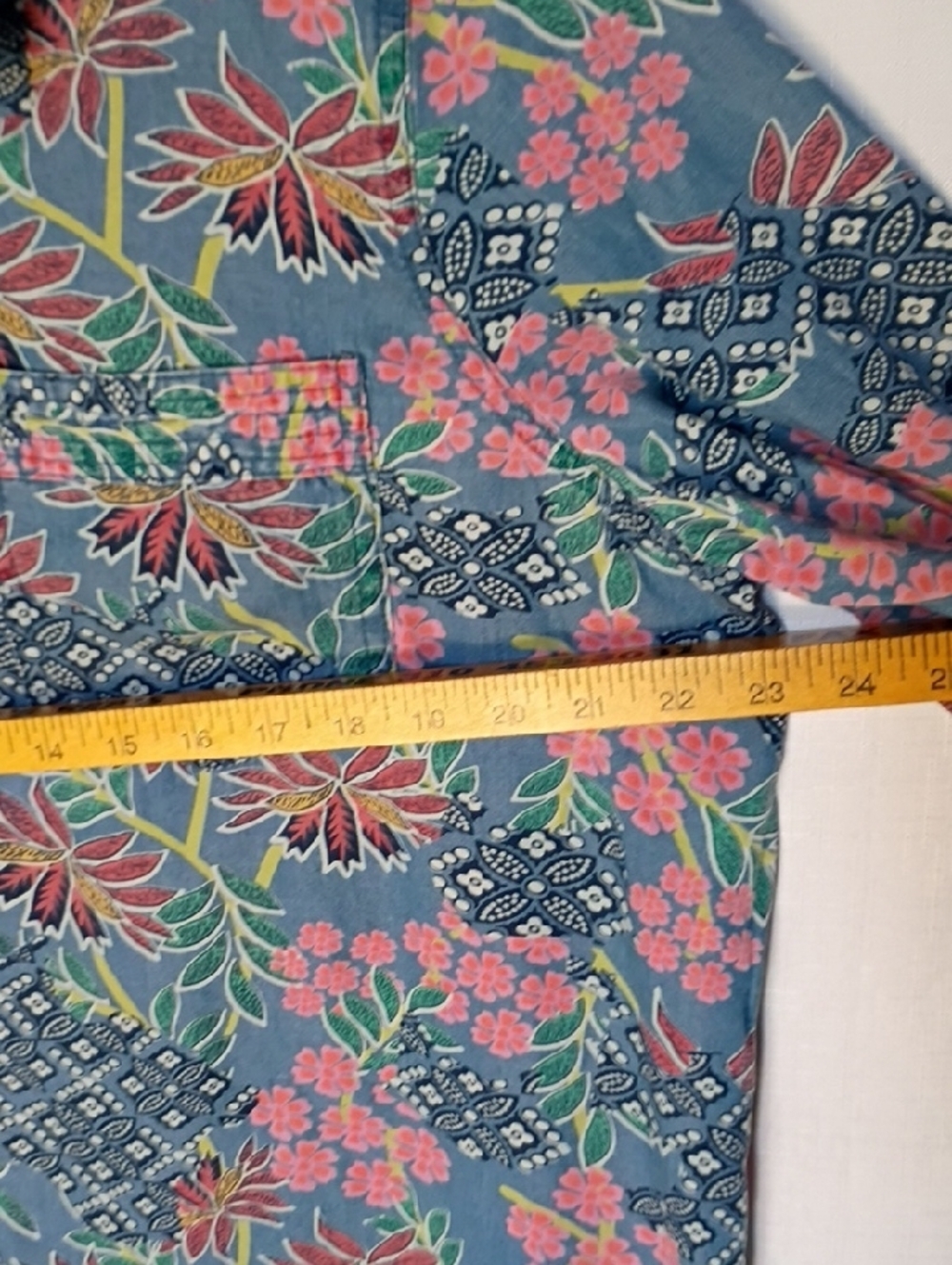 intro. Love The Fit Women's Shirt Button-Front with Pink Blooms Size XL - Picture 5 of 10